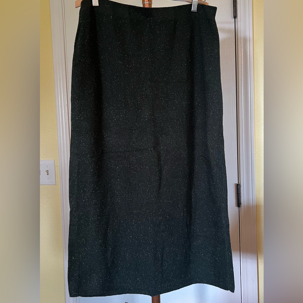 J Jill forest green sweater skirt with elastic waist.